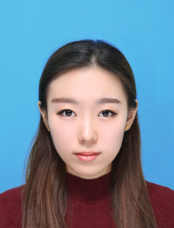382韩雪莹.jpg