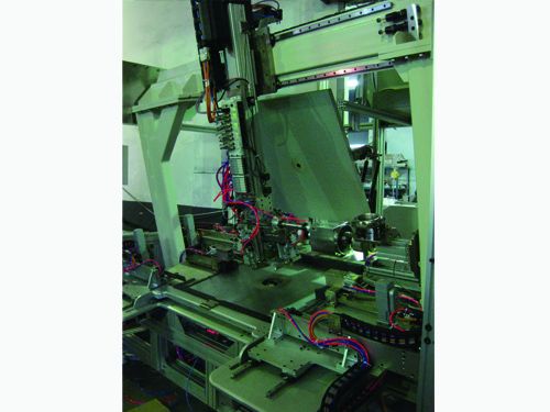 汽车安全气囊装配