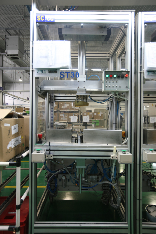 ST30 压罩盖设备