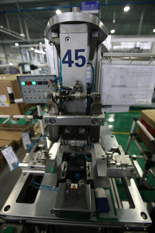 ST45 盖纸压合设备